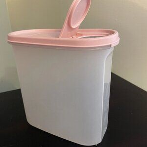 Vintage 7 1/4 Cup Tupperware 1613-24 With Flip Top Lid  Pink 1617-14